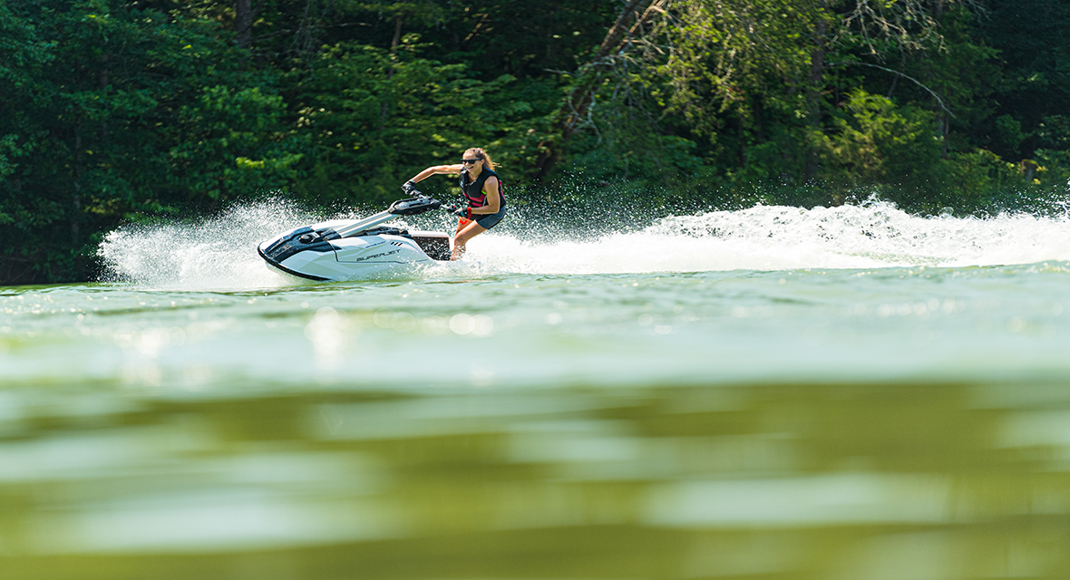 yamaha-waverunners-2021-boating-magazine-reviews-the-superjet.png