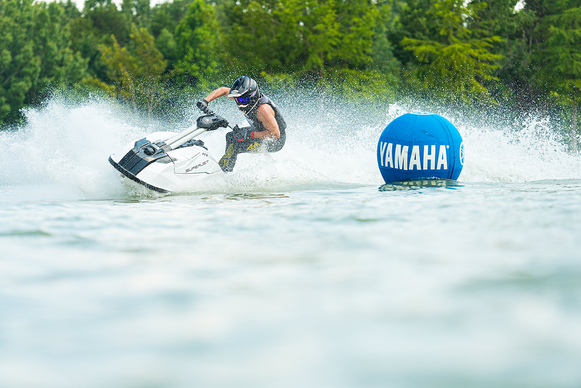 yamaha-waverunners-2021-racing-superjet-wins-top-product.png